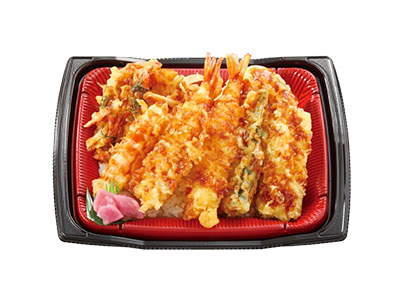季節の野菜入り天重<br />
（紅生姜のかき揚げ）